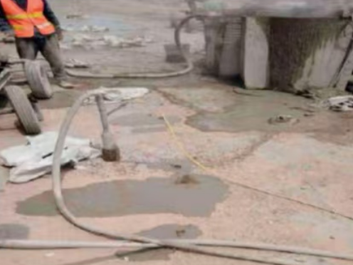 琼海水泥混凝土路面板底注浆技术 路面脱空注浆整治方案